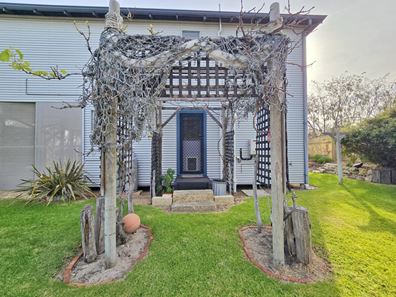 81 Cambewarra  Drive, Hopetoun WA 6348
