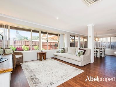 32 Wattlebird Crescent, Ellenbrook WA 6069