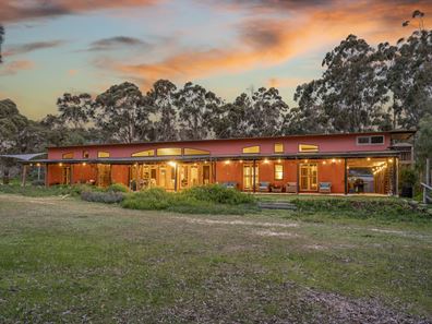 60 Lagoon Drive, Yallingup WA 6282