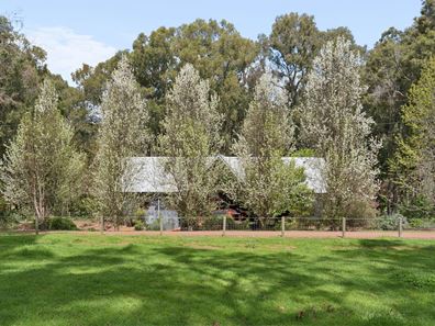3 Kings Road, Dwellingup WA 6213