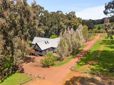 3 Kings Road, Dwellingup WA 6213