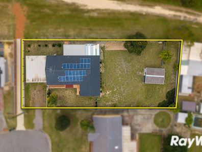 10 Hakea Place, Pinjarra WA 6208