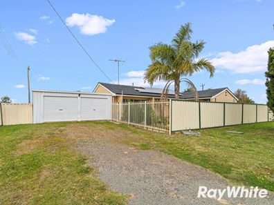 10 Hakea Place, Pinjarra WA 6208