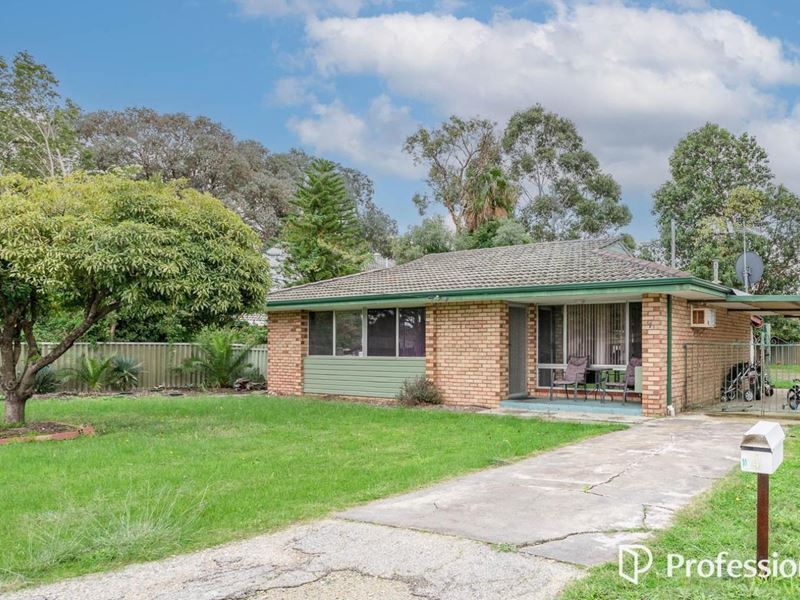 4 Elanora Road, Armadale WA 6112