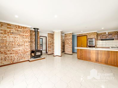 10 Hughlings Place, Australind WA 6233