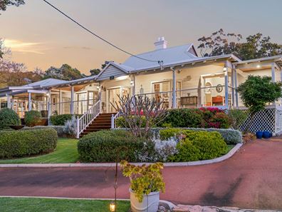 74 Davies Crescent, Gooseberry Hill WA 6076
