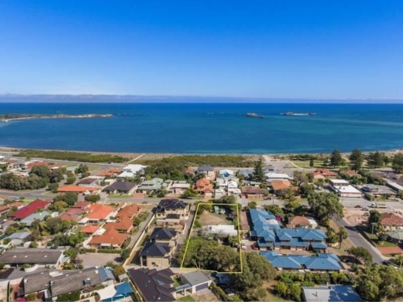 114 Gloucester Crescent, Shoalwater WA 6169