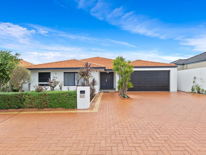 35 Russell Road, Madeley WA 6065