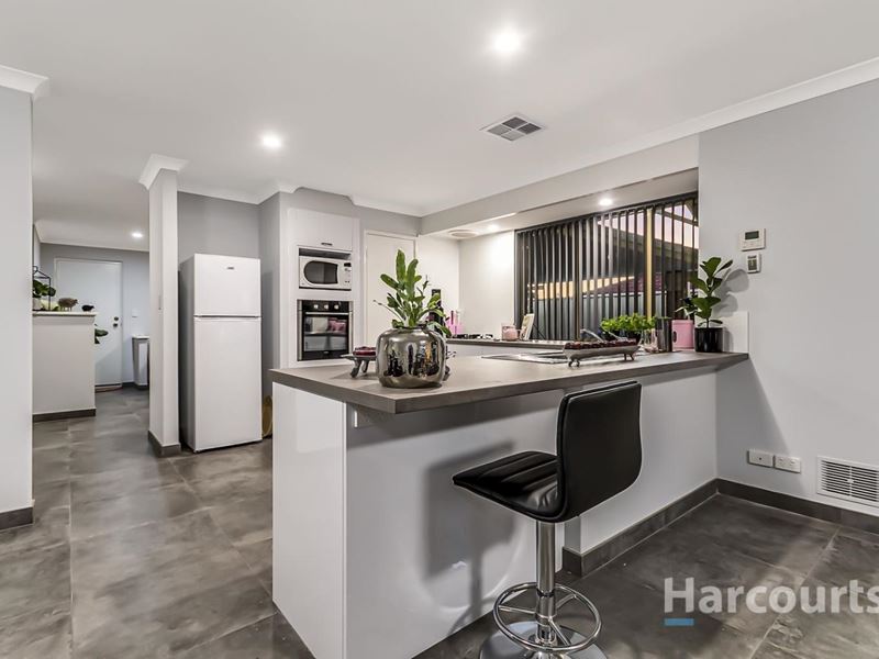 29 Houghton Drive, Carramar WA 6031