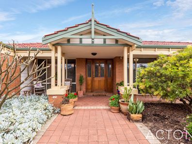 9 Bacich Mews, Lake Coogee WA 6166