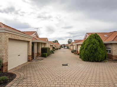 4/7 Shearwater Terrace, Ballajura WA 6066