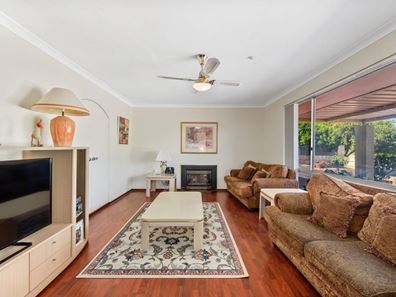 8 Aminya Avenue, Wanneroo WA 6065