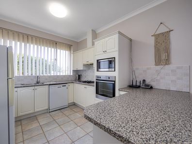 15 Tawny Way, Thornlie WA 6108