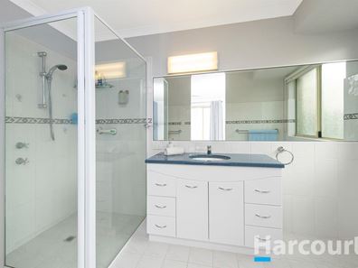 21 Lambourne Place, Halls Head WA 6210