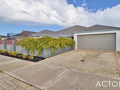 50 Endeavour Drive, Port Kennedy WA 6172