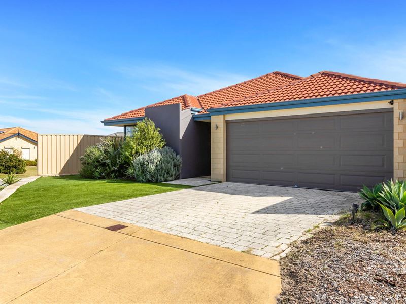 15 Moston Crescent, Bertram