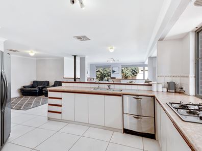 119 Dumbarton  Road, Canning Vale WA 6155