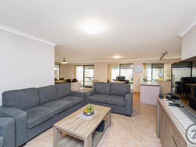 6 Hortonia Avenue, Secret Harbour WA 6173