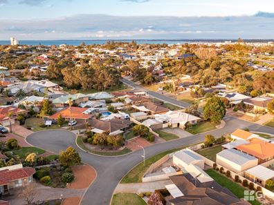 3 Muirfield Court, Halls Head WA 6210