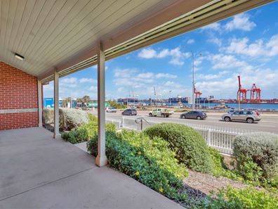 2/2 Burt Street, Fremantle WA 6160