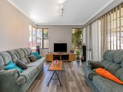 27 Henderson Drive, Seville Grove WA 6112