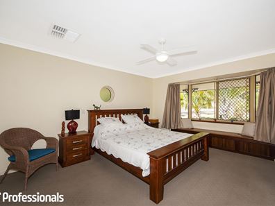18 Edward Crescent, Byford WA 6122
