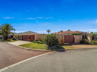 24 Stradbroke Place, Ballajura WA 6066