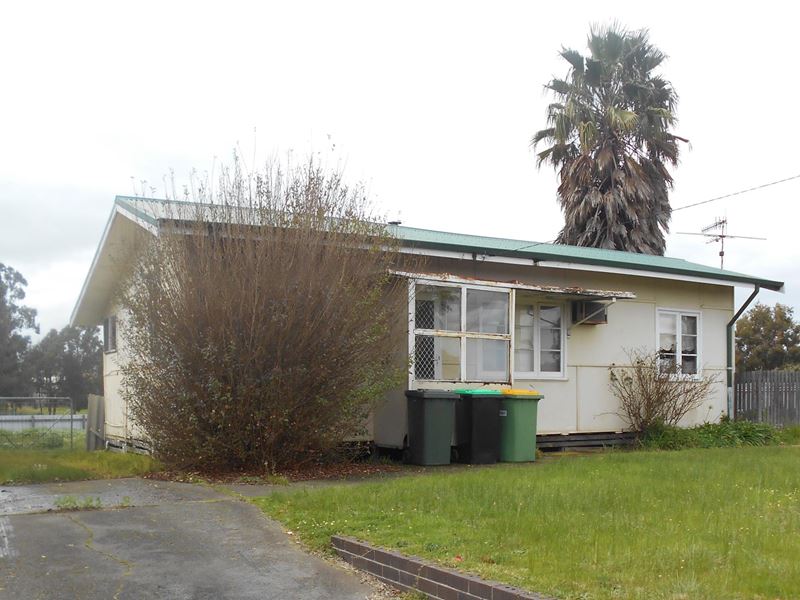34 Deakin Street, Collie