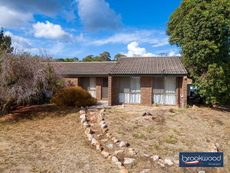 2 Thaxted Place, Swan View WA 6056