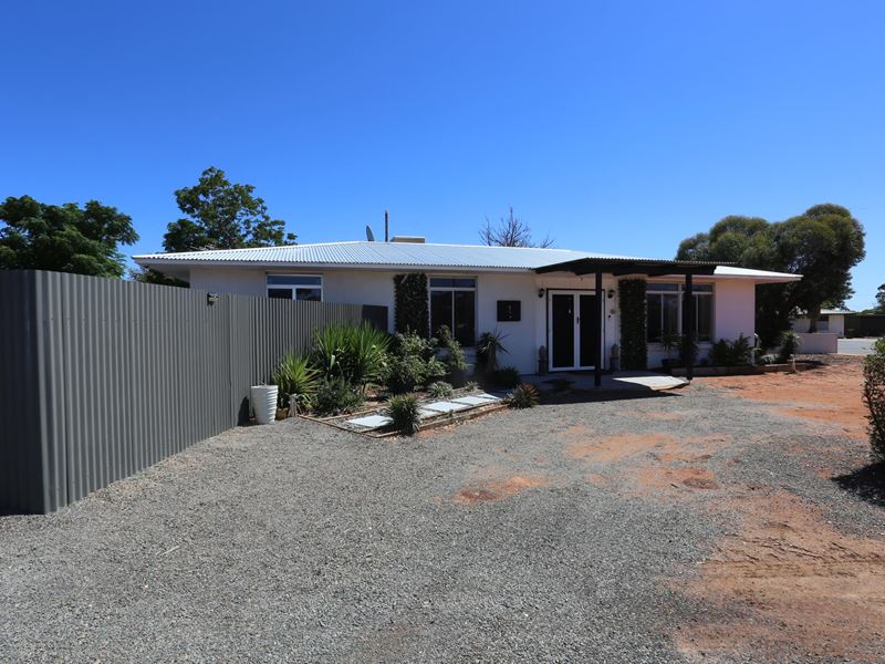 1 Banksia Court, Kambalda West