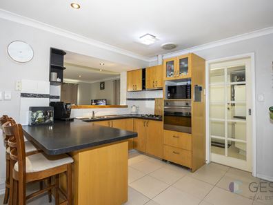 6 Meadowview Drive, Ballajura WA 6066