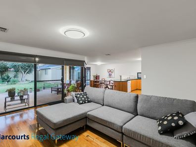 44 Beaumont Parkway, Success WA 6164