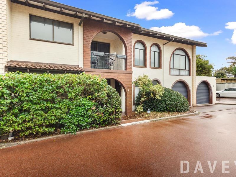 7/23 Elsie Street, Watermans Bay