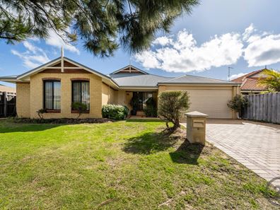 3 Alba Pass, Halls Head WA 6210