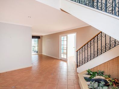 3 Rose Street, Halls Head WA 6210