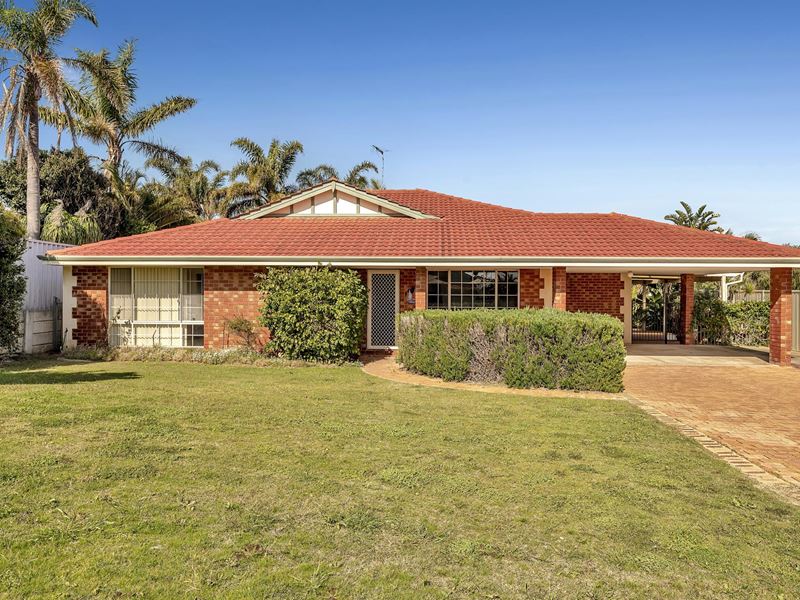 4 Carabeen Place, Halls Head WA 6210