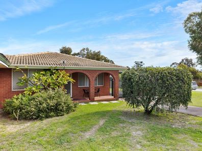 18 Nicholas Street, Gosnells WA 6110