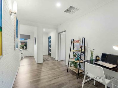 4 Scole Place, Huntingdale WA 6110