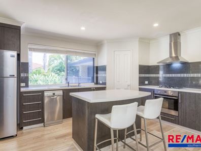 10 Tulipwood Place, South Lake WA 6164