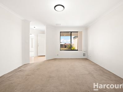18 Grasshill Grange, Halls Head WA 6210