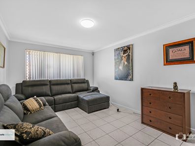 40 Burgland Drive, Girrawheen WA 6064