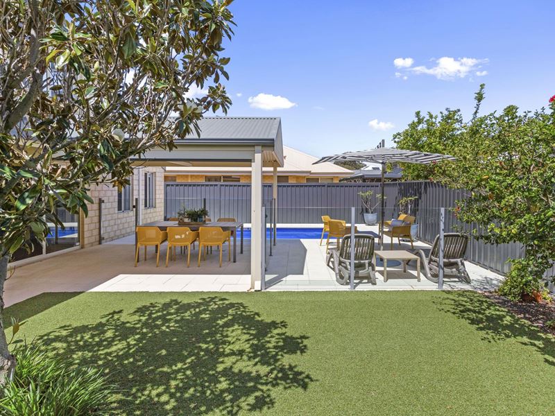 15 Jacana Circle, Gwelup WA 6018