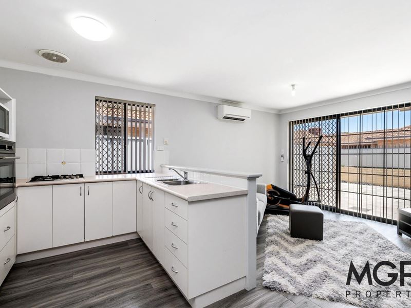 8/14-16 Warwick Street, St James