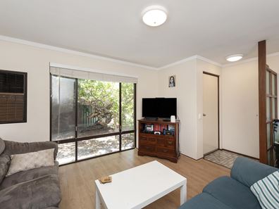 4/75 Clydesdale Street, Como WA 6152