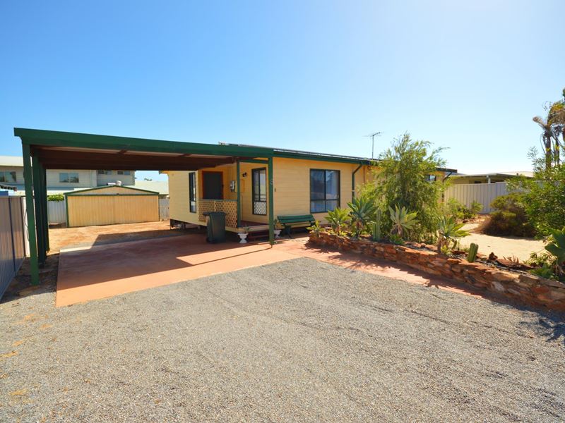 8 Gantheaume Crescent, Kalbarri