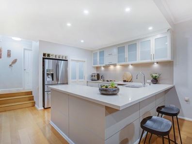 6 Juniper Bank Way, Subiaco WA 6008