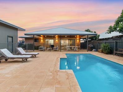 17 Mujira Ramble, Baynton WA 6714