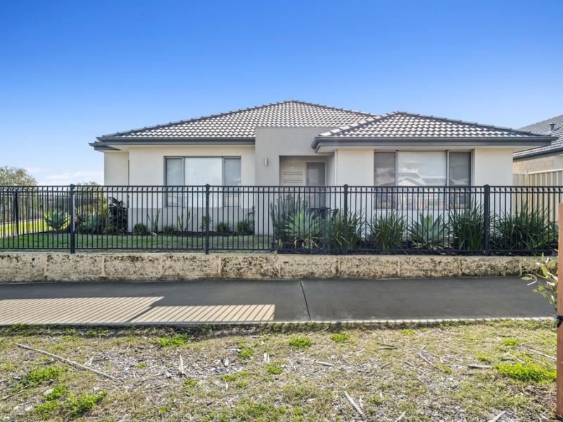 69 Lake Valley Drive, Lakelands