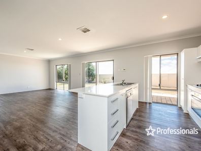 4 Lapwing Way, Wandina WA 6530