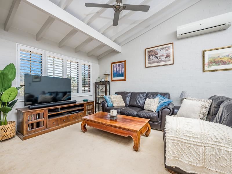 4 Lunar Court, Mullaloo